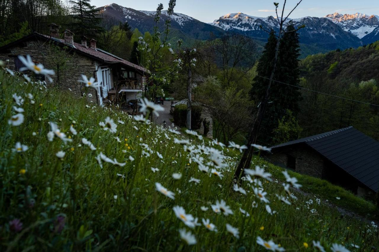 Iduevagamondi - Ospitalita Rurale Famigliare Di Montagna Bed & Breakfast Chiusa di Pesio Exterior photo